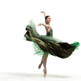 Green_dress_06 — figure reference